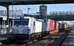 lte-logistik-und-transport-gmbh-graz/875891/lte-logistik-und-transport-gmbh-graz LTE Logistik und Transport GmbH, Graz [A] mit der geleasten ELL Vectron '193 515' [NVR-Nummer: 91 80 6193 515-4 D-ELOC] und einem KLV-Zug aus Polen am 07.03.25 Durchfahrt Bahnhof Berlin Hohenschönhausen.