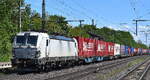 LTE Logistik- und Transport GmbH, Graz [A] mit der geleasten ELL Vectron   193 515  [NVR-Nummer: 91 80 6193 515-4 D-ELOC] und einem Containerzug am 18.05.26 H�he Bahnhof Niederndodeleben.