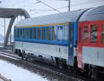 Die neue blaue Generation von tschechischen IC (EC) Reisezugwagen, in dem Fall 1.Klasse Wagen vom Typ Ampz 143 im EC 379 am 06.12.10 Berlin-Pankow.