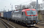 PKP Cargo mit EU46-506/193-506 und Containerzug am 04.04.16 Berlin-Köpenick.