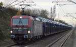 PKP Cargo mit EU46-502/193-502 mit PKW-Transportzug, die Transportwageneinheiten sind  nur oben mit einer Reihe FORD-Modellen beladen, 23.11.17 Berlin-Hohenschönhausen.