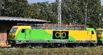 Fabrikneue Traxx MS3 Atlas Lokomotive f�r die EVU  CLIP Intermodal sp. z o.o.  (NVR:  91 51 3 588 076-9 PL-CLIP ) am Haken von  188 113  bei der �berf�hrung Richtung Polen am 30.08.26 H�he Bahnhof Frankfurt (Oder).