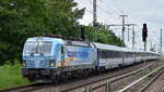 PKP Intercity Sp. z o.o., Warszawa [PL] mit der geleasten Cargounit Vectron  5370 095-9 / 6193 491 , Name:  BIANCA  [NVR-Nummer: 91 51 5370 095-9 PL-ID] und einem EC Richtung Frankfurt/Oder weiter nach Polen am 22.05.26 H�he Berlin-Karlshorst.