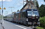 PKP Intercity Sp. z o.o., Warszawa [PL] mit der geleasten Cargounit Vectron  5370 180-9 , Name:  MISIEK  [NVR-Nummer: 91 51 5370 180-9 PL-ID] und einem EC Richtung Leipzig am 18.06.26 Durchfahrt Bahnhof Leipzig-Thekla.