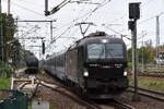PKP Intercity Sp. z o.o., Warszawa [PL]  mit der recht neuen geleasten Cargounit Vectron  5370 097-5 , Name:  ANNA  [NVR-Nummer: 91 51 5370 097-5 PL-ID] und EC Richtung Polen am 06.10.26 H�he Bahnhof F�rstenwalde (Spree).