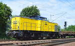 Die zu diesem Zeitpunkt neu in Berlin eingestzte ALSTOM Mietlok 203 737 (92 80 1203 136-7 D-ALS) für die Gleisbaufirma KGT Gleis- und Tiefbau GmbH hier mit einem Langschientransport am 14.06.17