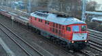 BR 232/533441/wfl-232-901-9-mit-einem-gemischten WFL 232 901-9 mit einem gemischten Güterzug am 21.12.16 Berlin-Springpfuhl. 