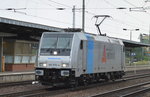 Railpool Mietlok 185 676-4 von TRANSPETROL am 05.08.16 Durchfahrt Bf. Flughafen Berlin-Schönefeld.