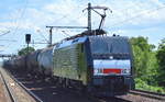Die unbeschriftete MRCE Dispo ES 64 F4-802/189 802-2 für CTL mit Kesselwagenzug am 31.07.17 Dresden-Strehlen.