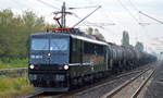 Die schöne schwarze Erfurter Bahn Service 155 007-8 (90 80 6155 007-8 D-EBS) hat jetzt zusätzlich noch eine Logo-Beklebung erhalten, hier am 20.09.17 Berlin-Hohenschönhausen mit