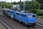 EGP Doppeltraktion 140 824-4 + 140 853-3 + ein offener Güterwagen am 28.06.16 Berlin Springpfuhl.
