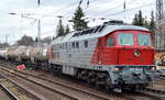 EKO Trans mit der 242 001-6 mit gemischtem Kesselwagenzug am 16.03.17 Berlin-Hirschgarten.