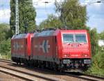 Doppeltraktion der Alpha Trains Leasingloks HGK 2064 / 185 606-1 (91 80 6185 606-1 D-HGK, Bj.2008) und HGK 2053 / 185 585-7 (91 80 6185 585-7 D-HGK, Bj.2008) Richtung Bernau, 29.07.10 Berlin-Karow.