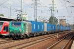 FRET/SNCF Leasinglok 437024 derITL mit Containerzug am 31.08.11 Bhf.