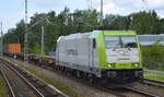 Captrain/ITL 185 650-9 mit schwach ausgelastetem Containerzug am 14.07.17 Mühlenbeck bei Berlin.