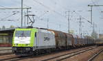 185 598-0 mit Güterzug für Stahlcoiltransporte am 21.04.17 bF. flughafen Berlin-Schönefeld.