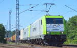 Captrain/ITL 185 598-0 mit 185 649-1 und Containerzug am Haken am 19.07.17 Berlin-Wuhlheide.