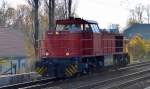 Diese rote MaK G 1206 (275 809-2) ist für LOCON unterwegs, 07.11.14 Berlin-Karow.