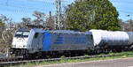 RTB CARGO GmbH, Düren [D]t der geleasten Railpool Lok  186 425-5  [NVR-Nummer: 91 80 6186 425-5 D-Rpool] und einem Kesselwagenzug (für Styrol) am 28.04.26 Höhe Bahnhof Magdeburg Neustadt.