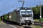 HSL Logistik GmbH, Hamburg [D] mit der geleasten Railpool Vectron  6193 180  [NVR-Nummer: 91 80 6193 180-7 D-Rpool] und der BRCE Dispo Vectron   X4 E - 634  [NVR-Nummer: 91 80 6193 634-3 D-DISPO] +
