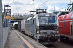 TX Logistik AG, Bad Honnef [D] mit der geleasten Railpool Vectron  6193 153  [NVR-Nummer: 91 80 6193 153-4 D-Rpool] und KLV-Zug aus Rostock Seehafen am 11.06.26 Durchfahrt Bahnhof Berlin-Hohensch�nhausen. Viele Gr��e an den Tf. !!!