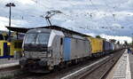 TX Logistik AG, Troisdorf [D]  mit der geleasten railpool Vectron  6193 129  [NVR-Nummer: 91 80 6193 129-4 D-Rpool] und einem KLV-Zug am 18.09.26 Durchfahrt Bahnhof Uelzen.