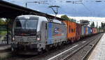 AmE Raillogistik GmbH mit der geleasten Railpool Vectron  6193 151  [NVR-Nummer: 91 80 6193 151-8 D-Rpool] und einem Containerzug Richtung Hamburg am 18.09.26 Durchfahrt Bahnhof Uelzen.