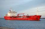 Der OIL/CHEMICAL Tanker KARINA THERESA fährt am 24.01.14 zum Rostocker Hafen in Warnemünde ein.