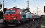 Sn�llt�get AB mit der geleasten schwedischen ELL Vectron  118 001  [NVR-Nummer: 91 74 0118 001-8 S-ELOC] und dem Nachtzug nach Kopenhagen/Malm� bei der Einfahrt am 14.08.26 Bahnhof Stendal Hbf.
