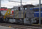 Baudiensttraktor der OeBB, Tm 232 596 'Ueli' bei der Werkstatt in Balsthal.
