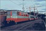 Da aus gründen der Stückzahl und des Alters eher wenig zu sehen, zeige ich trotz Qualitätsmängel ein Bild der Prototyp Re 4/4 II 11003 die mit einem Swiss-Express in Zürich HB auf die Abfahrt wartet. 

Gescanntes Analogbild vom 25. Juli 1984