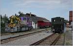 Trotz des bescheidenen Verkehrs auf der ST bilden die wenigen Fahrzeuge eine interessante Spannweite von der Nostalgie zur heutigen Zeit: ST Tm 232 596-7 (98 85 5232 596-7 CH-ST), dreiachsige