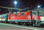Nachtschw�rmereien - Die SBB Re 4/4  - 11152 ist am 29.09.2012 (3:28 Uhr) im Bahnhof Luzern abgestellt.