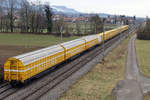 Postzug mit der Re 420 318-8 zwischen Bettlach und Selzach am sehr tr�ben 22.