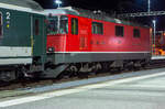 Nachtschwärmereien - Die SBB Re 4/4  - 11152 ist am 29.09.2012 (3:28 Uhr) im Bahnhof Luzern abgestellt.