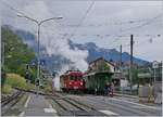 Nach dem Umsetzen der g 2x 2/2 105 ist der RhB ABe 4/4 I 35, der mit seinem Blonay-Chamby  Bernina-Wagen  als Riviera Belle Epoque von Chaulin nach Vevey unterwegs ist bei Halt in Blonay erneut in