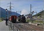 Die DFB HG 4/4 704 ist mit ihrem Dampfzug in Oberwald eingetroffen und rangiert nun für die Rückfahrt.