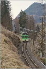 Der TPC ASD BDe 4/4 404 mit Bt (ex BLT) und dem BDe 4/4 404 sind kurz vor Les Planches (Aigle) als Regio 71 440 auf der Fahrt von Aigle nach Les Diablerets.