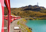   Geführt von dem RhB ALLEGRA-Zweispannungstriebzug (RhB ABe 8/12) 3510  Alberto Giacometti  unser RhB Regionalzug  am 13.09.2017  nach Tirano, nun bald oben in Ospizio Bernina (Bernina Hospiz).