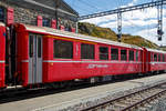 Personenwagen RhB AB 1541 ein verk�rzter 1./2.Klasse Einheitswagen I (EW I) mit Aluminiumwagenkasten am 13.09.2017 in der Station Ospizio Bernina im Zugverbund.