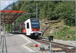 Langsam kommen die neuen TMR/SNCF Triebwagen Beh 4/8 Z 838 in Betrieb: der TMR SNCF Beh 4/8 893 (90 85 838 893-0)  Le Trient  ist als Extrazug nach Le Ch�telard Fronti�re gekommen und f�hrt nun als Leermaterialzug nach Vernayaz zur�ck. Das Bild entstand auf dem Zugangsweg zum Bahnsteig.

10. Juli 2026 