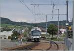 Gontenschwil - die WSB gestern, die AVA heute; ein AVA ABe 4/8  Diamat  auf der Fahrt von Aarau nach Menziken verlässt Gontenschwil.
