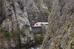 Die RVT-Fahrt zum Feldschlösschen.

Zuerst muss noch der ICN 500 034 'Gustav Wenk' durch die Klus nach Moutier. April 2023. 