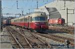 Der SBB RAe TEE II 1053 verlässt Lausanne; schön wars gewesen, wieder einmal einen TEE in Lausanne zu erleben    31.