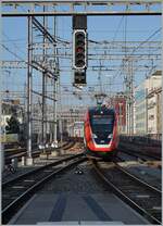 Dichter Verkehr mit wechselnder Spannung im westlichen Bahnhofskopf von Genève.