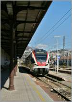Der SBB-FFS/trenord Tilo Flirt RABe 524 011 trifft als S30 in Luino ein und mutiert hier zum ETR 150, welcher dann nach Malpensa weiter f�hrt.