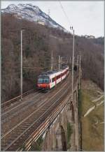 Kurz nach Preglia färt eine  Walliser Domio  Richtung Brig.