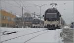 Herrlich verschneit zeigt sich der Bahnhof von Blonay mit dem CEV MVR ABeh 2/6 7504 als R35 nach Vevey und dem im Hintergrund abgestellten CEV MVR ABeh 2/6 7507.