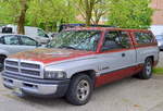 Älterer Dodge RAM 1500 V8 MAGNUM (2. Generation, Produktionszeitraum 1994-2001) als Kombi(Xtra Cab )ohne freie Ladefläche, 25.05.17 Berlin Marzahn.