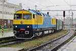 Kyklop T499 0002 treft am 23 September 2017 mit ein Sonderzug in Ostrava hl.n. ein. In 1975 bestellten die CSD bei CKD in Prag zwei Prototypen f�r eine 140 km/h schnelle Streckendiesellokomotive. Schwierigheiten mit der Dieselmotor des Loks und die verschobene Priorit�ten auf die Elektrifizierung machten die beide Prototypen veraltet und eine Serienbau unterblieb. Die T479 0001 wurde in ein Feuer zerst�rt, aber Eisenbahnliebhaber haben die 0002 betriebsf�hig restauriert. Sie ist heute Eigentum des Eisenbahnmuseums in Luzna und wird regelm�ssig f�r Sonderz�ge einbgesetzt.